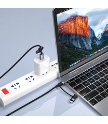 Καλώδιο φόρτισης και δεδομένων Tellur Data Cable 4-in-1 USB/USB-C σε USB-C/Lightning - 1 μέτρο σε μαύρο χρώμα