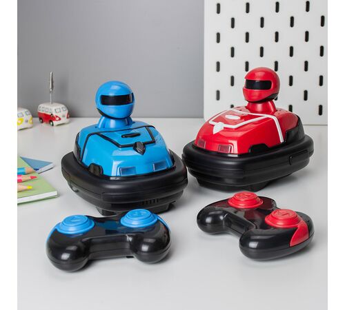 The Source Bumper Cars Ατέλειωτο παιχνίδι με δύο τηλεχειριζόμενα συγκρουόμενα αυτοκινητάκια