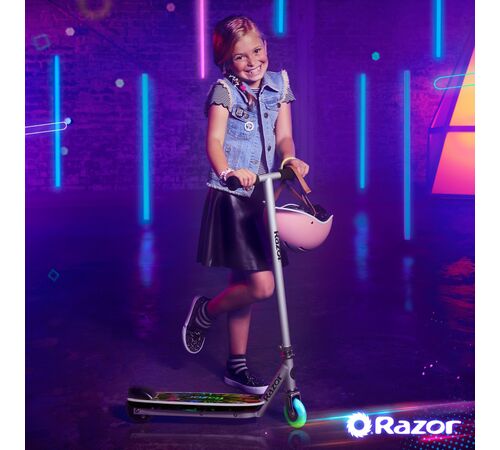 Razor Παιδικό Ηλεκτρικό Πατίνι Color Rave με μέγιστη ταχύτητα 12 km/h κατάλληλο για παιδιά 8 ετών και άνω σε χρώμα Silver