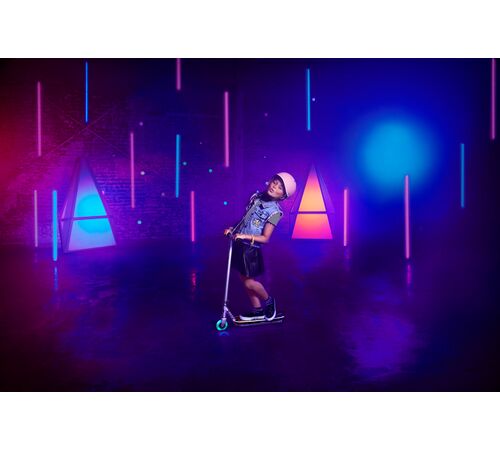Razor Παιδικό Ηλεκτρικό Πατίνι Color Rave με μέγιστη ταχύτητα 12 km/h κατάλληλο για παιδιά 8 ετών και άνω σε χρώμα Silver